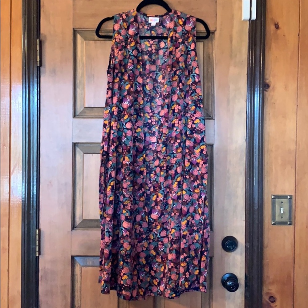 NWT Lulalroe Joy size medium 10-12 longline vest